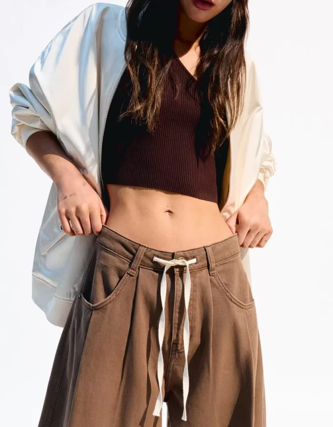 Pantaloni fluidi con pinces