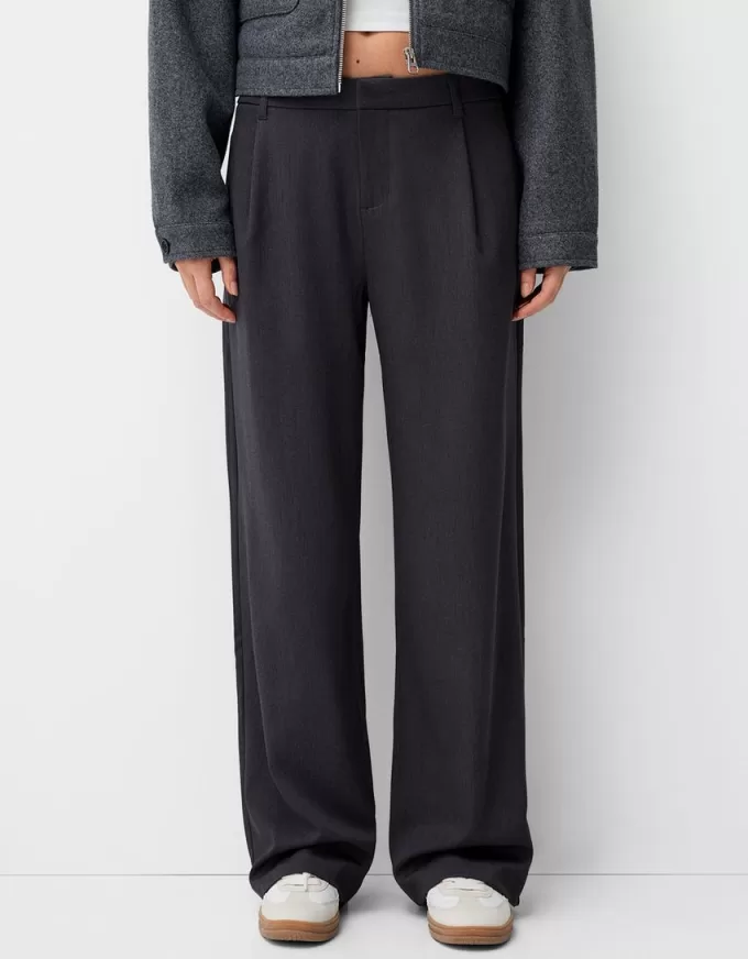 Pantaloni larghi a vita bassa