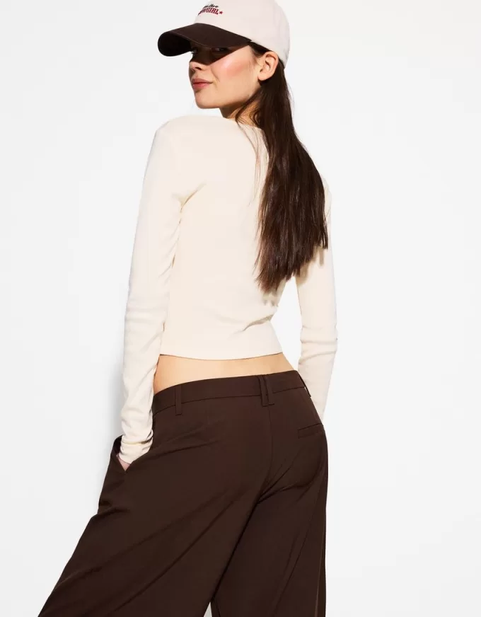 Pantaloni larghi a vita bassa