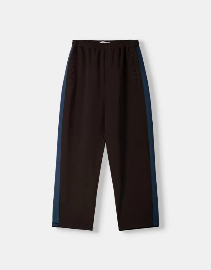 Pantaloni larghi con strisce laterali