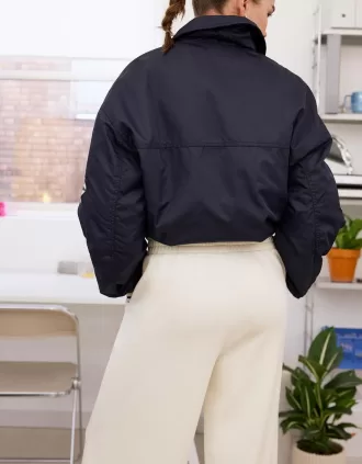 Pantaloni morbidi a gamba larga