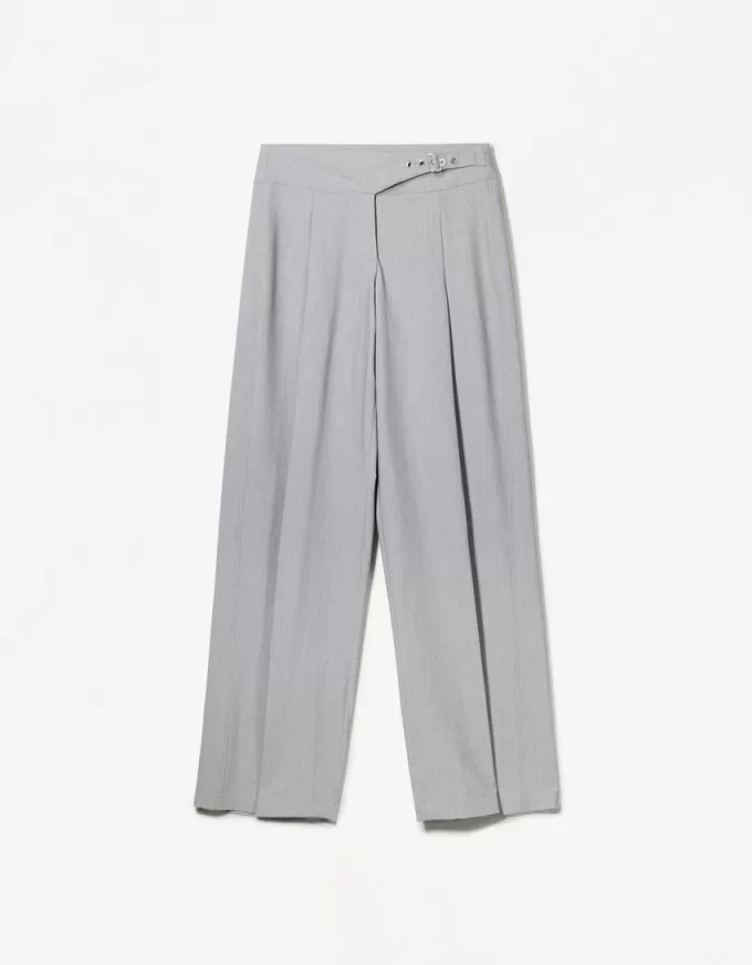 Pantaloni pinces con fibbia