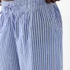 Pantaloni rigati con gamba ampia effetto stropicciato