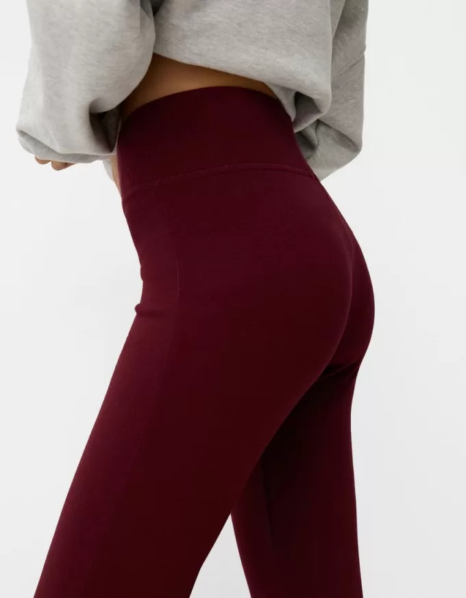 Pantaloni svasati in vita a costine