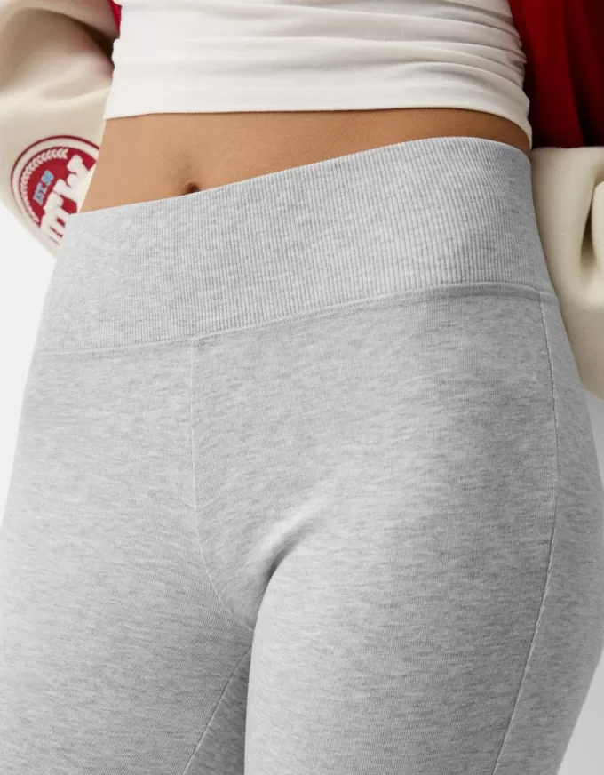 Pantaloni svasati in vita a costine