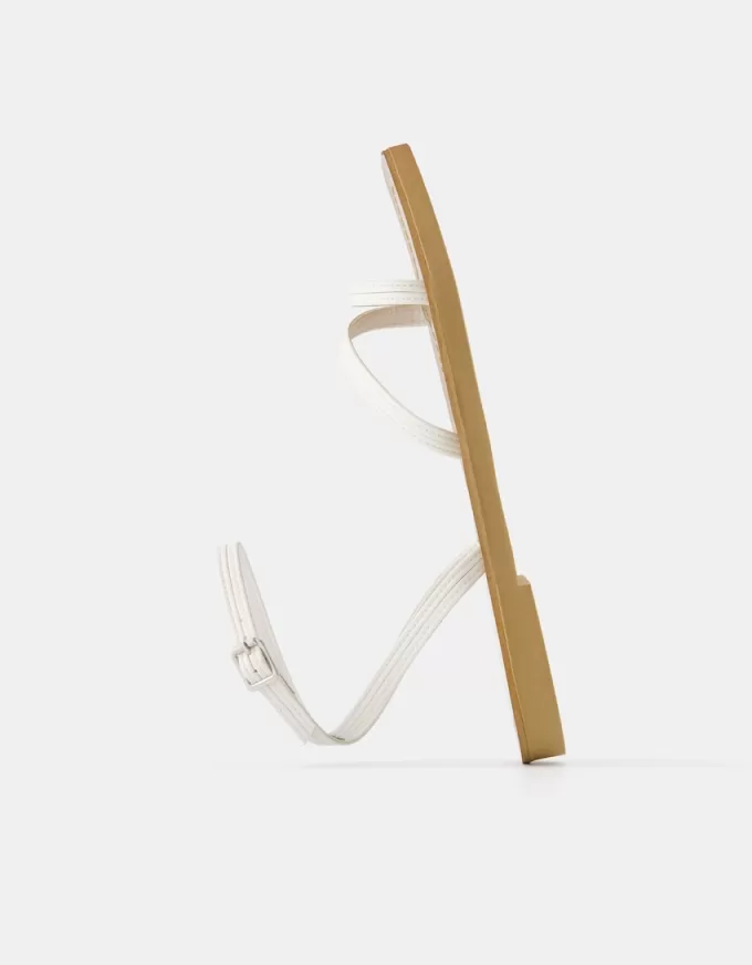 Sandali bassi con cinturini