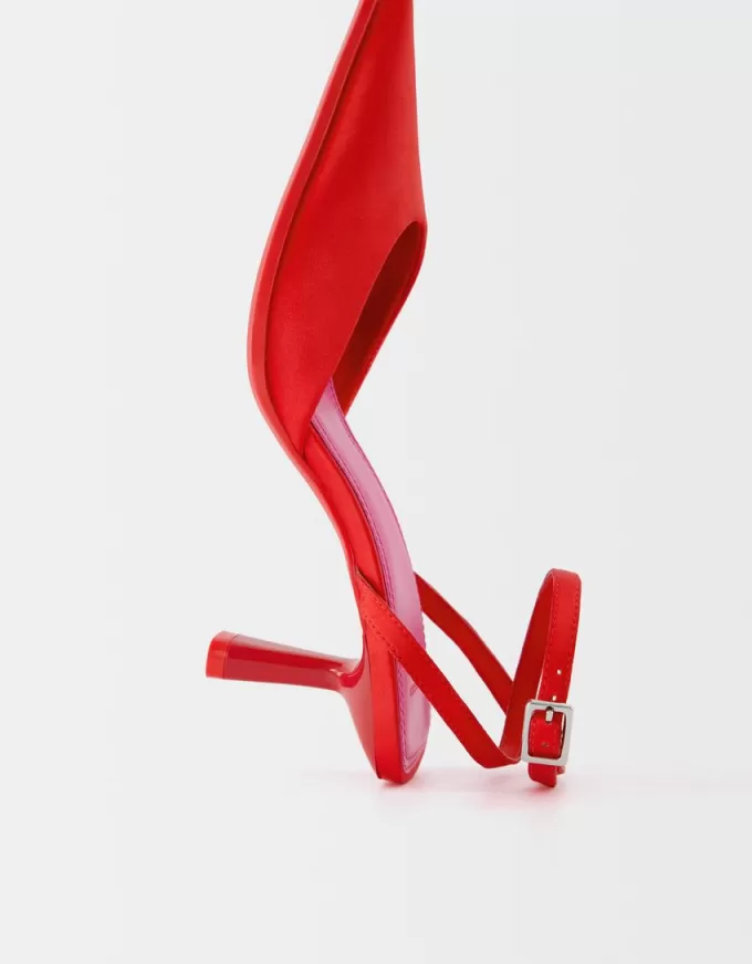 Sandali con tacco gattino e cinturino alla caviglia