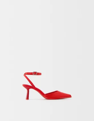 Sandali con tacco gattino e cinturino alla caviglia
