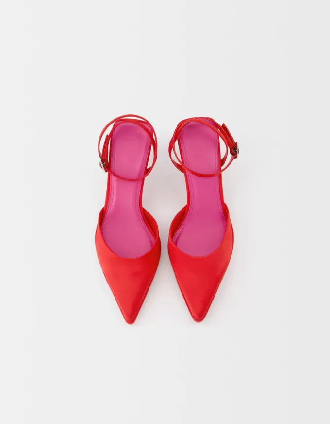 Sandali con tacco gattino e cinturino alla caviglia