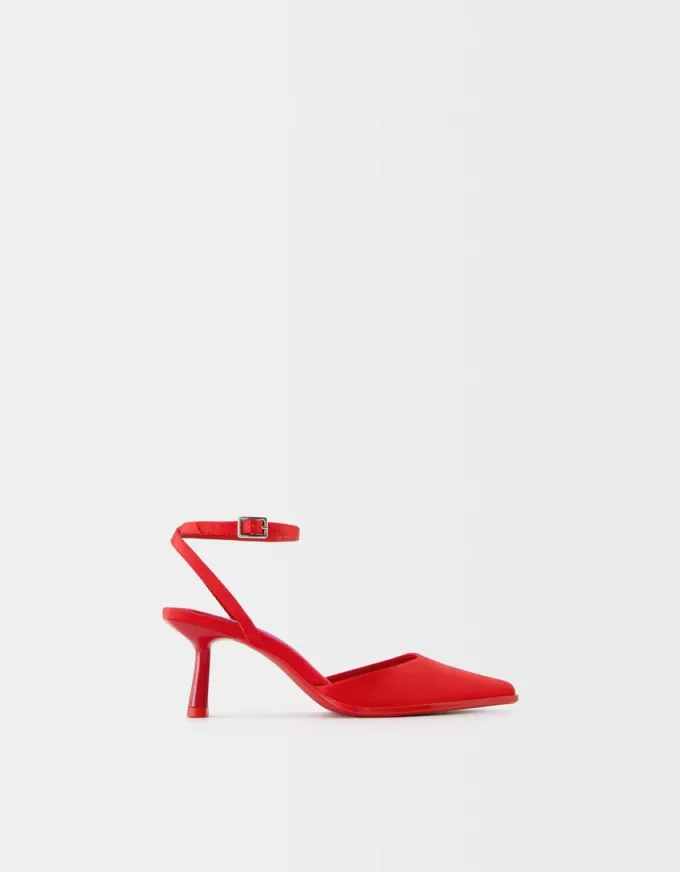 Sandali con tacco gattino e cinturino alla caviglia