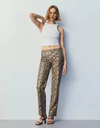 Sandali con tacco gattino e doppio cinturino