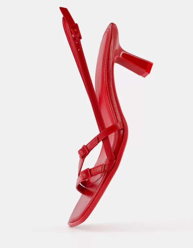 Sandali con tacco gattino e fibbie