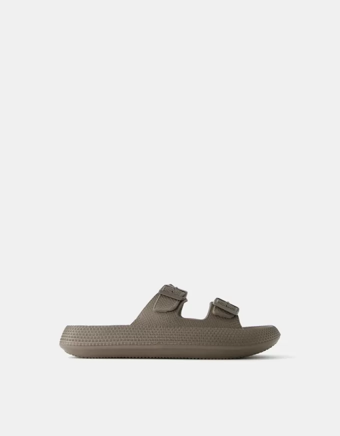 Sandali gommati da uomo con fibbie