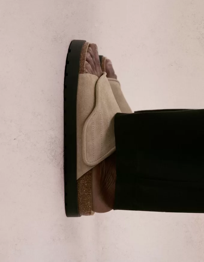 Sandali grossi in pelle crosta