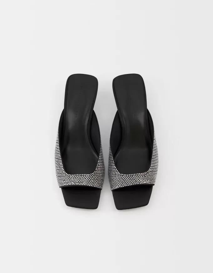 Sandali sabot con tacco e dettagli in strass