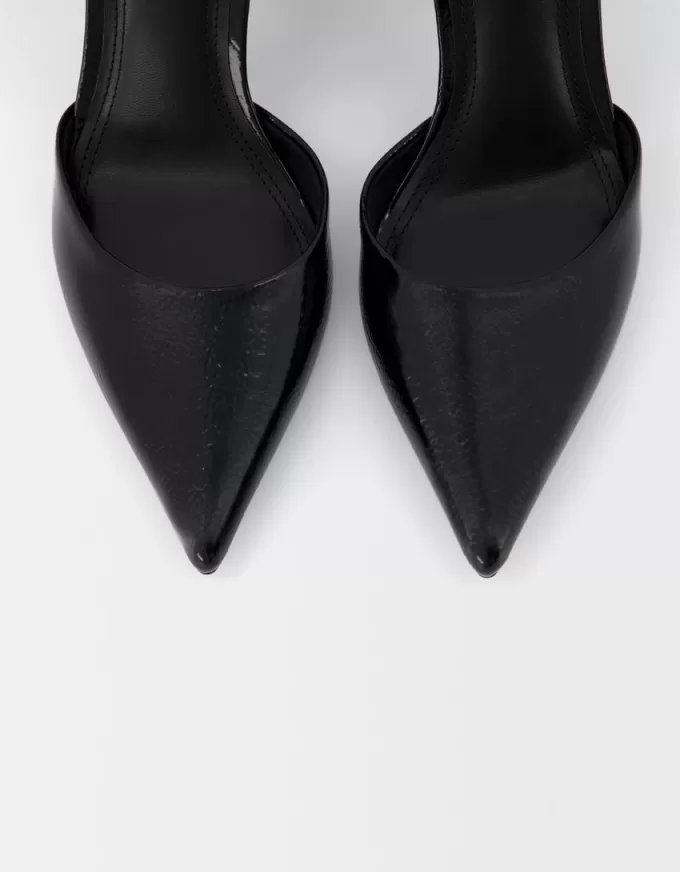 Scarpe a tacco alto con dettaglio catena