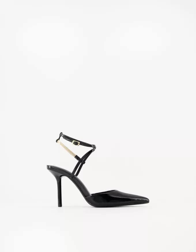 Scarpe a tacco alto con dettaglio catena