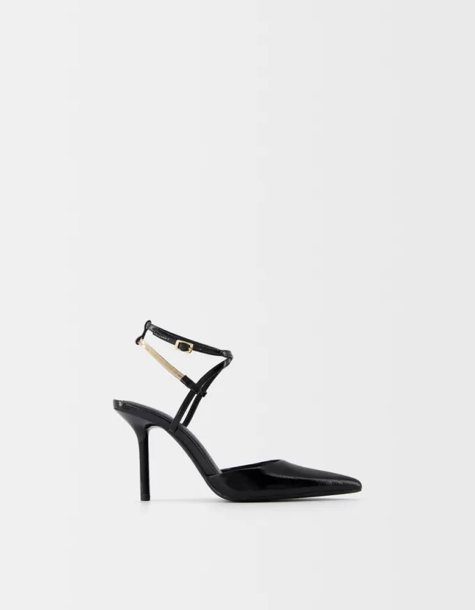 Scarpe a tacco alto con dettaglio catena