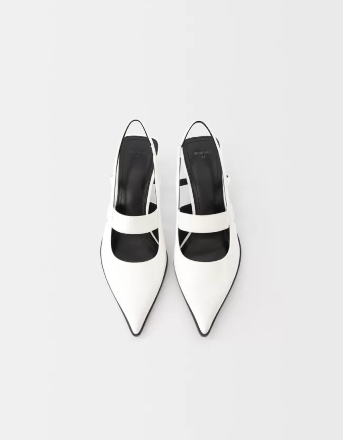 Scarpe con tacco a gattino con dettaglio elastico