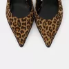 Scarpe con tacco a gattino con stampa animalier
