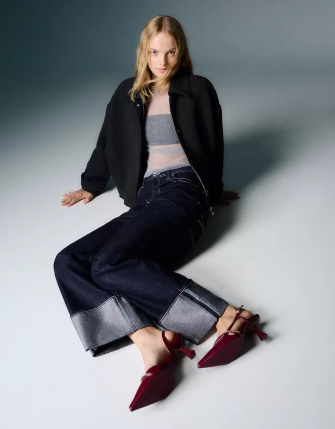 Scarpe con tacco gattino con dettaglio catena