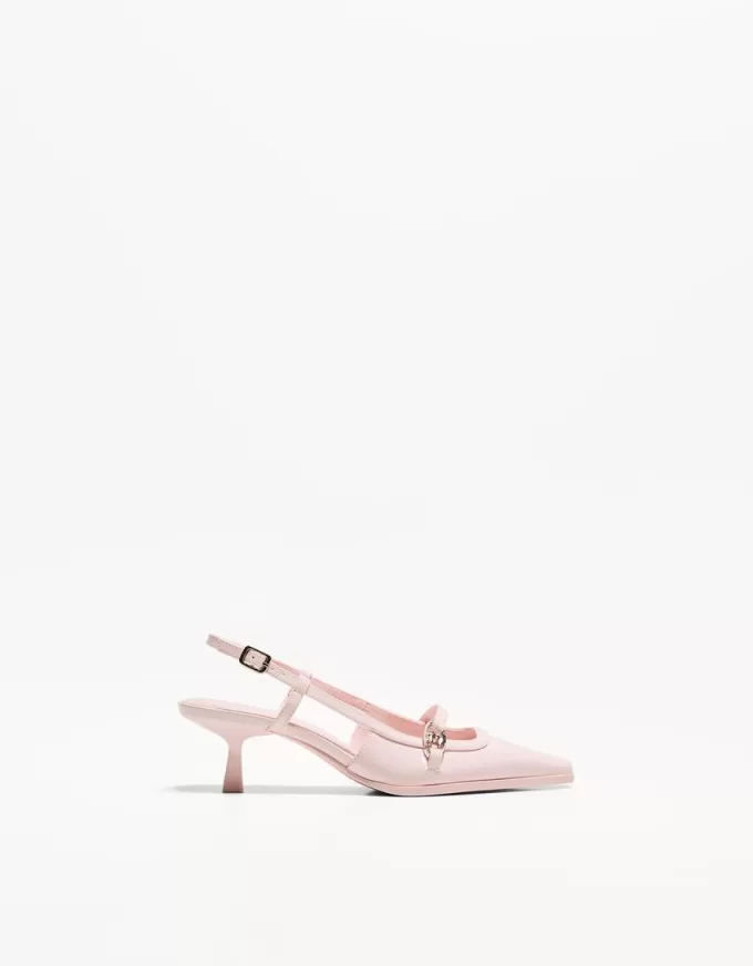 Scarpe con tacco gattino e fibbia