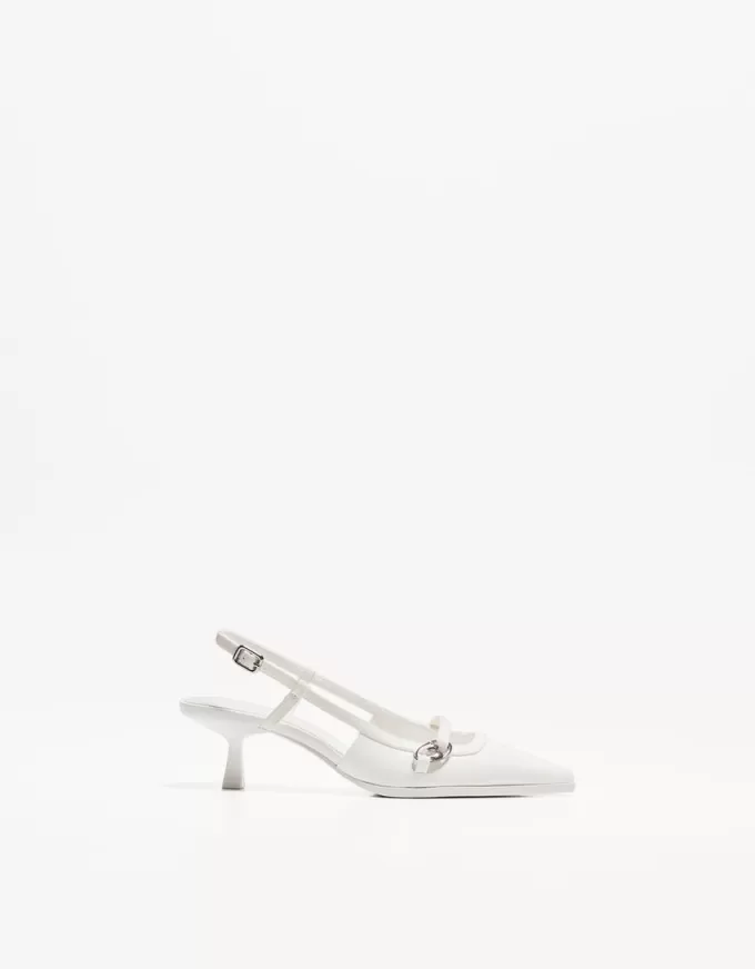 Scarpe con tacco gattino e fibbia