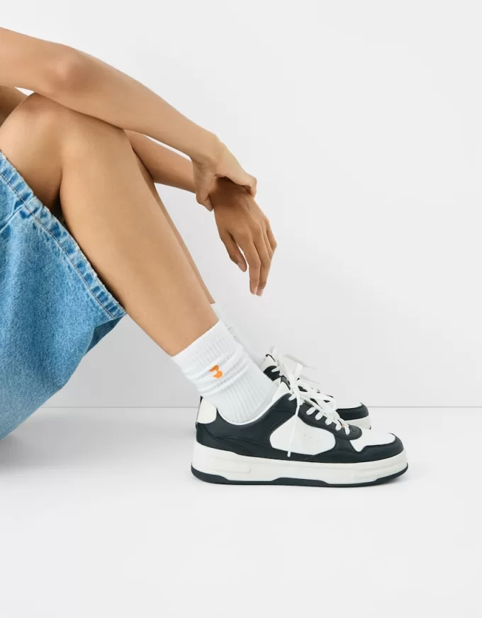 Scarpe da ginnastica a contrasto