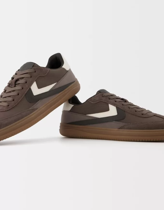 Scarpe da ginnastica retrò