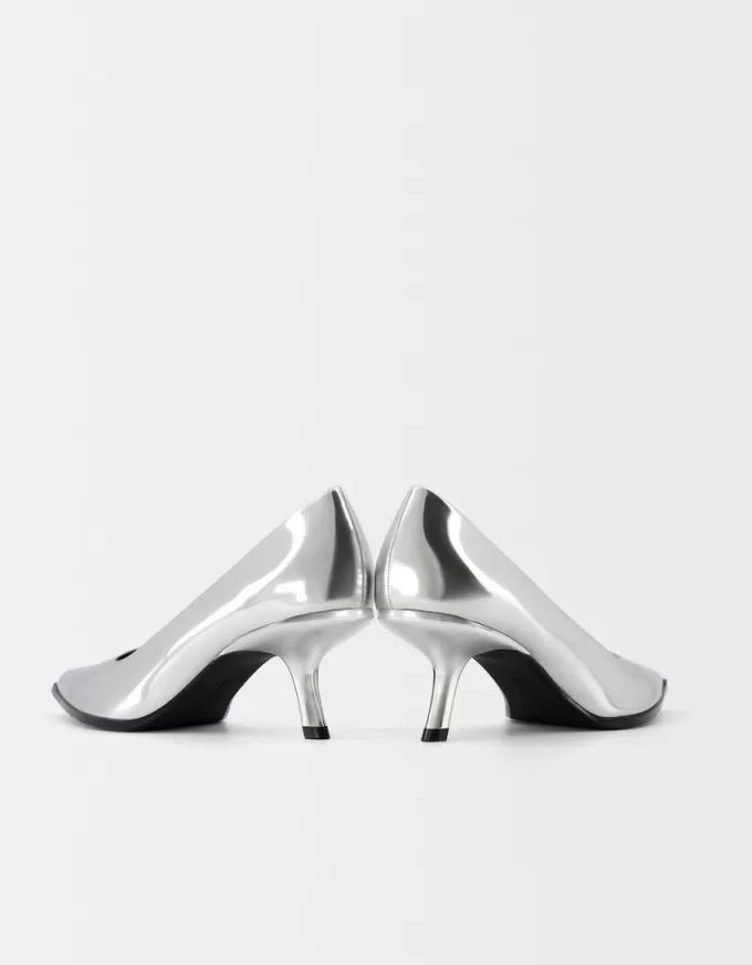 Scarpe metallizzate con tacco alto