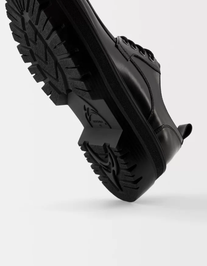 Scarpe stringate con suola carrarmato