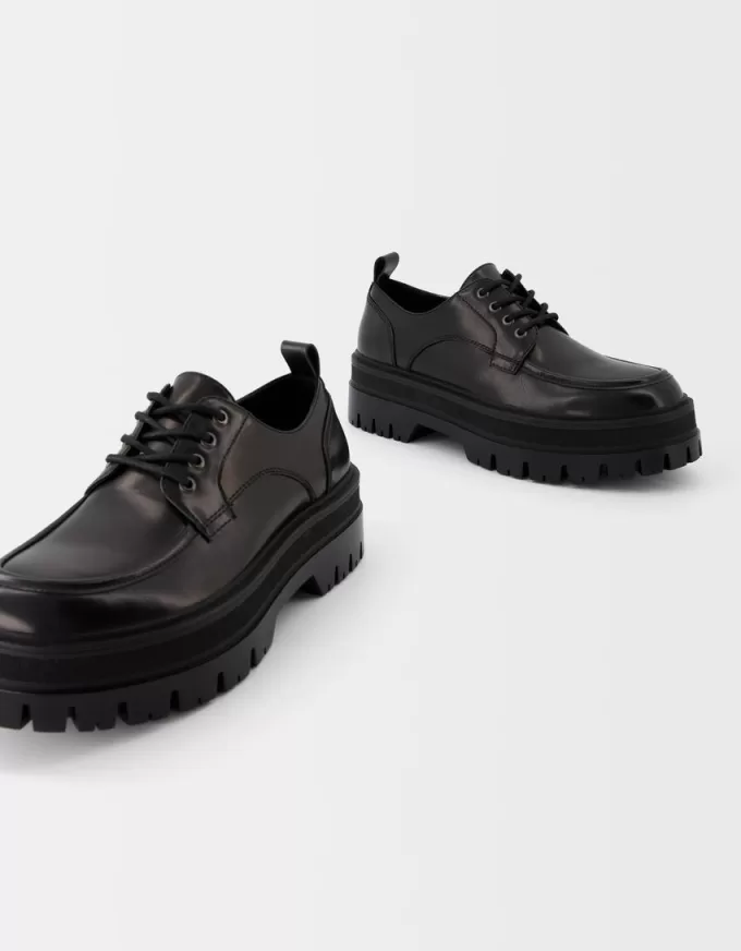 Scarpe stringate con suola carrarmato