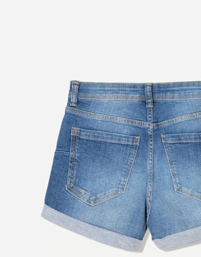 Shorts in denim arrotolati