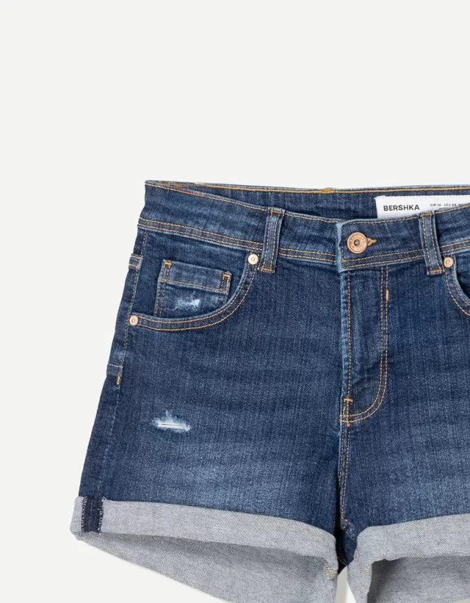 Shorts in denim arrotolati
