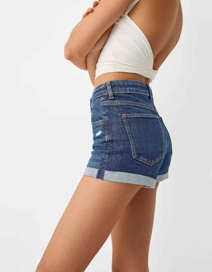 Shorts in denim arrotolati