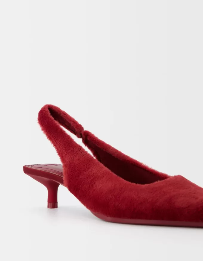 Slingback con tacco a forma di gattino in pelliccia sintetica