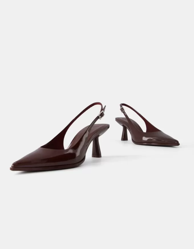 Slingback con tacco gattino