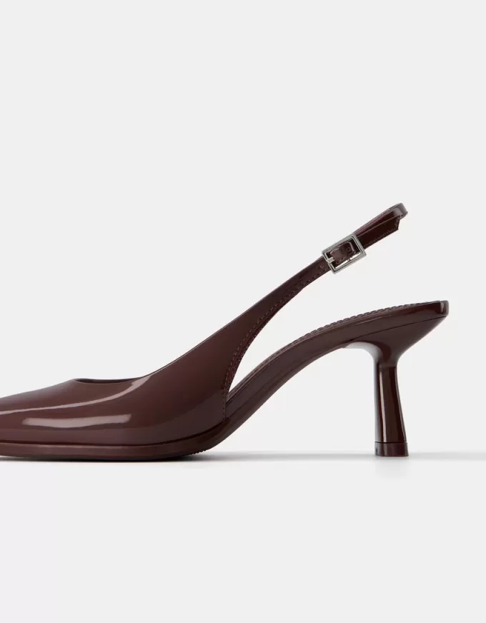 Slingback con tacco gattino