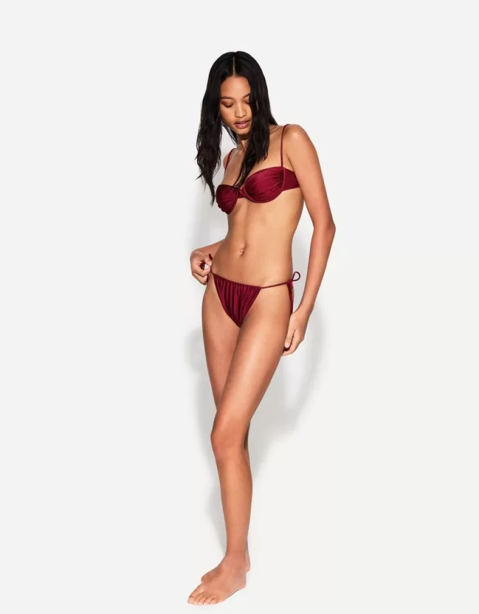 Slip bikini bordeaux con fiocchi