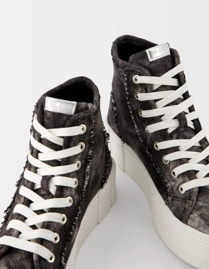 Sneaker alte in denim