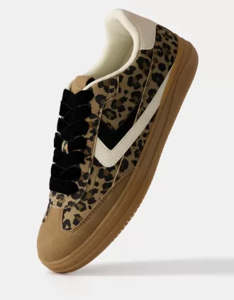 Sneaker con stampa animalier retrò