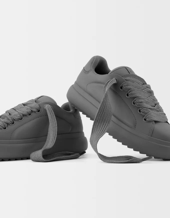 Sneaker con suola spessa