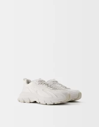 Sneaker con suola spessa