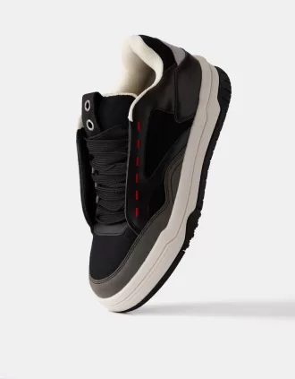 Sneaker da skater destrutturate