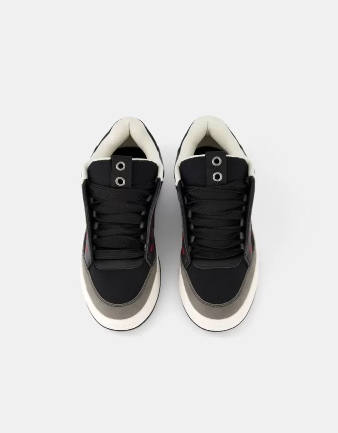 Sneaker da skater destrutturate