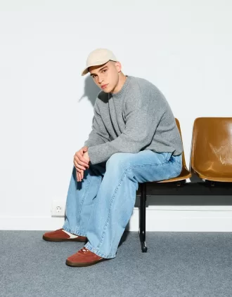 Sneaker retrò in pelle crosta