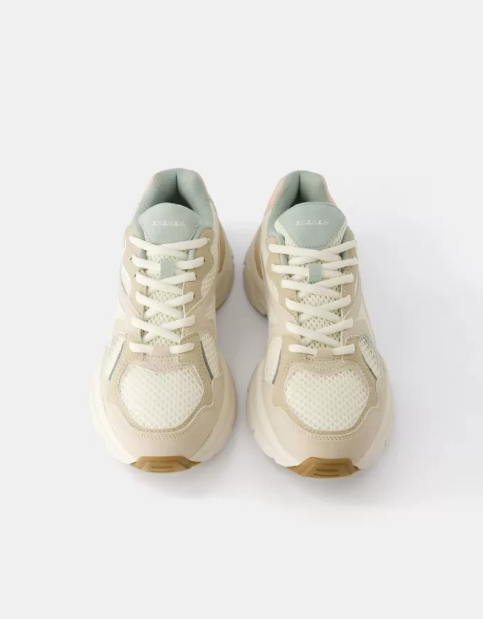 Sneakers a contrasto con dettaglio in mesh