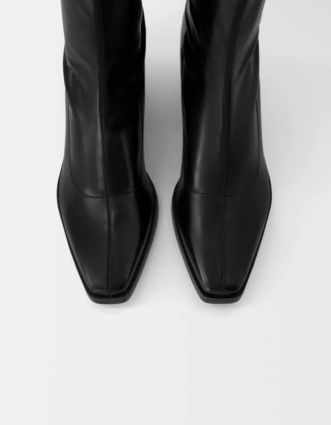 Stivaletti da cowboy aderenti con tacco alto