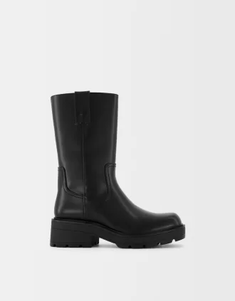 Stivaletti piatti a metà polpaccio con suola track