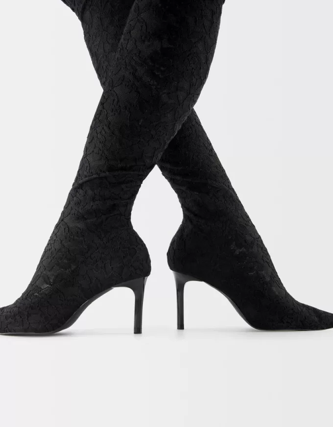 Stivali al ginocchio con tacco alto in pizzo
